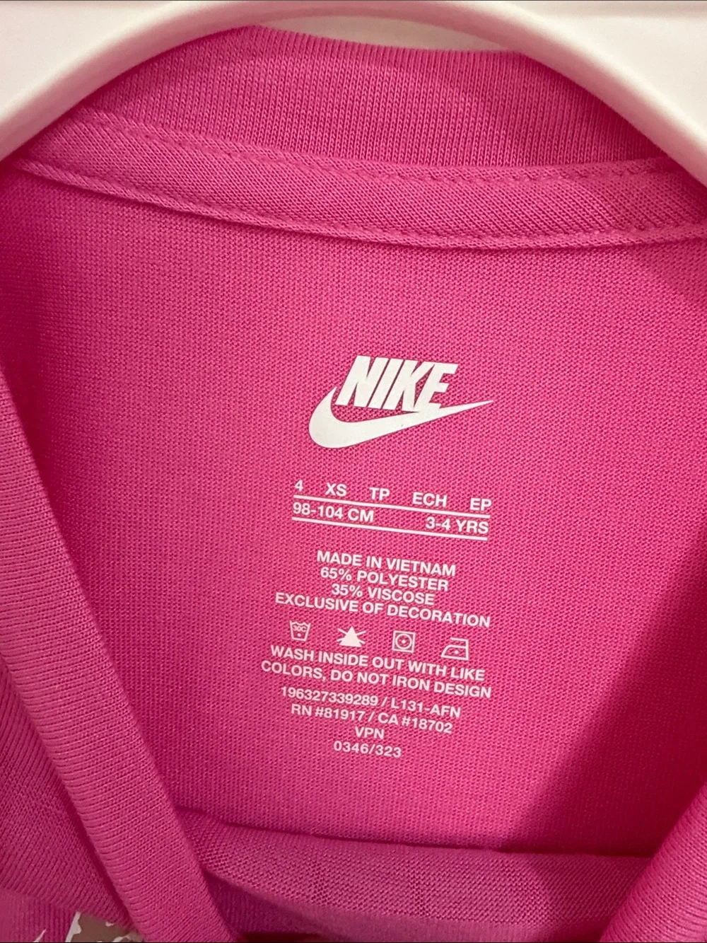 Nike Girls Pink Long Sleeve Graphic Crop Top size4